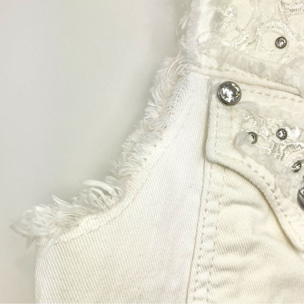 Miss Me White Denim Vest - Picture 9 of 14